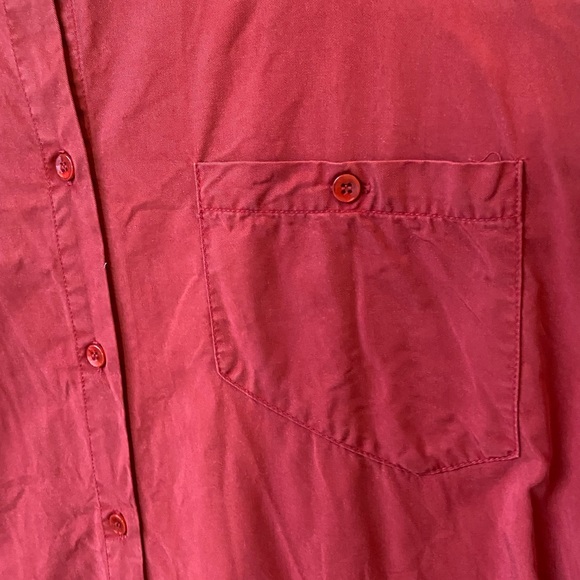 Red shirt - Picture 4 of 5